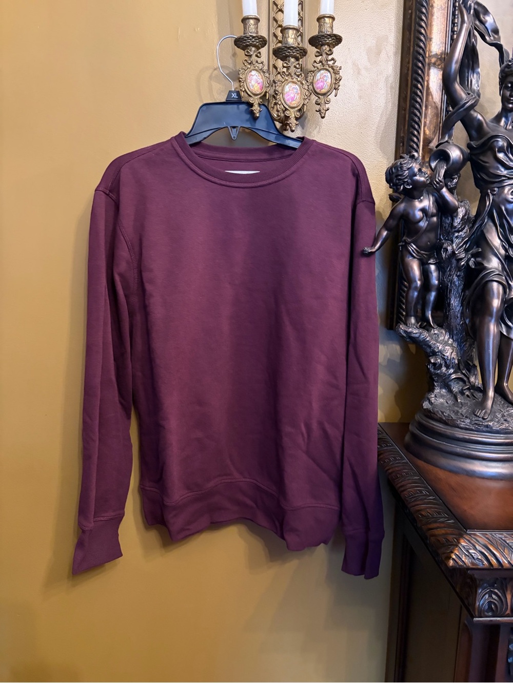 Amazon Essentials Men's Crewneck Sweatshirt - Burgundy